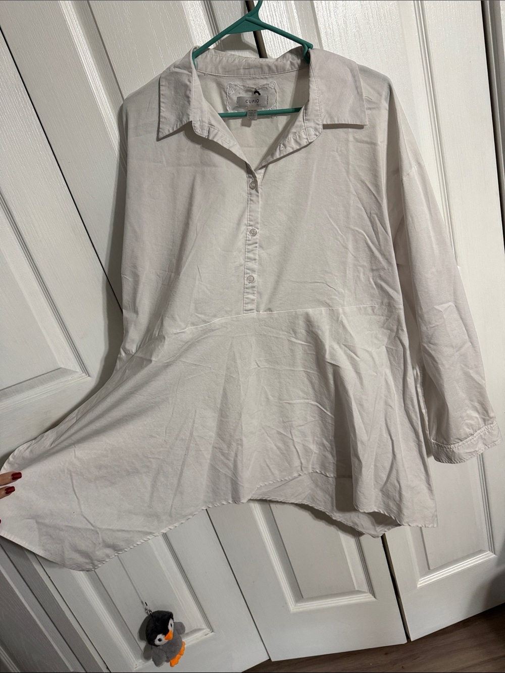 Cupio Women's White Half Button Isometrical Hum
